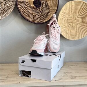 Nike Women's Air Max 270 Light Pink Sneakers - Like New